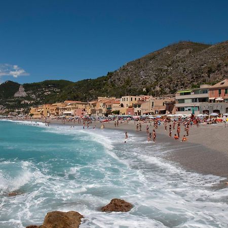 Fornaci 2 Rivieraholiday Пьетра-Лигуре Экстерьер фото